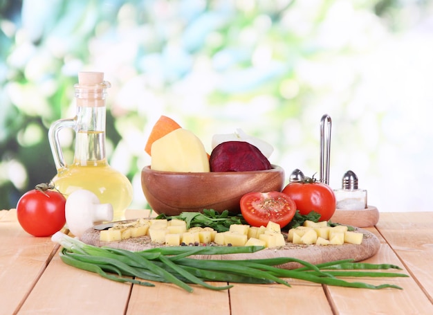 Кухонная рабочая поверхность с ингредиентами